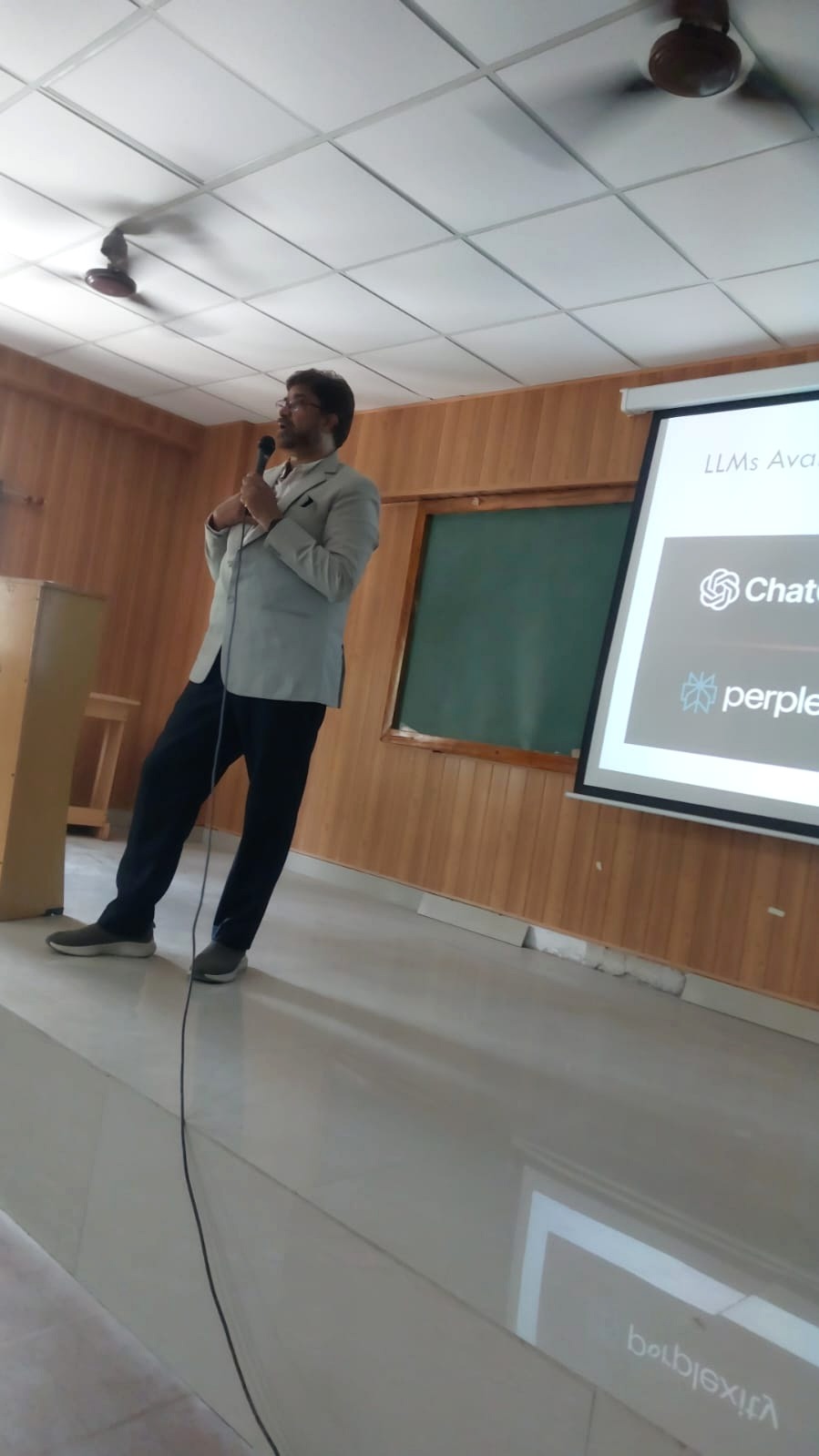 Addressing the MBA and Degree Students -  AI and Future of works