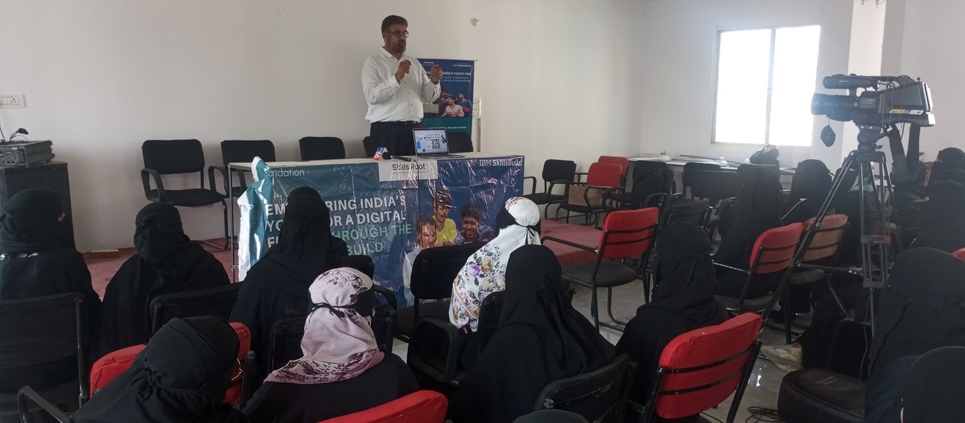 AI Essentials: Myths & Realities, Khilwat — Presenting to Participants