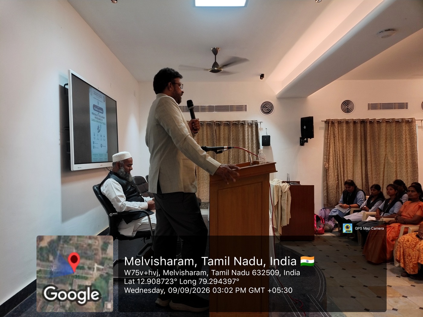 Keynote Speech on the Dias